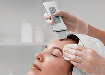 Step-by-Step Guide: How to Use an Ultrasonic Scrubber for Glowing Skin